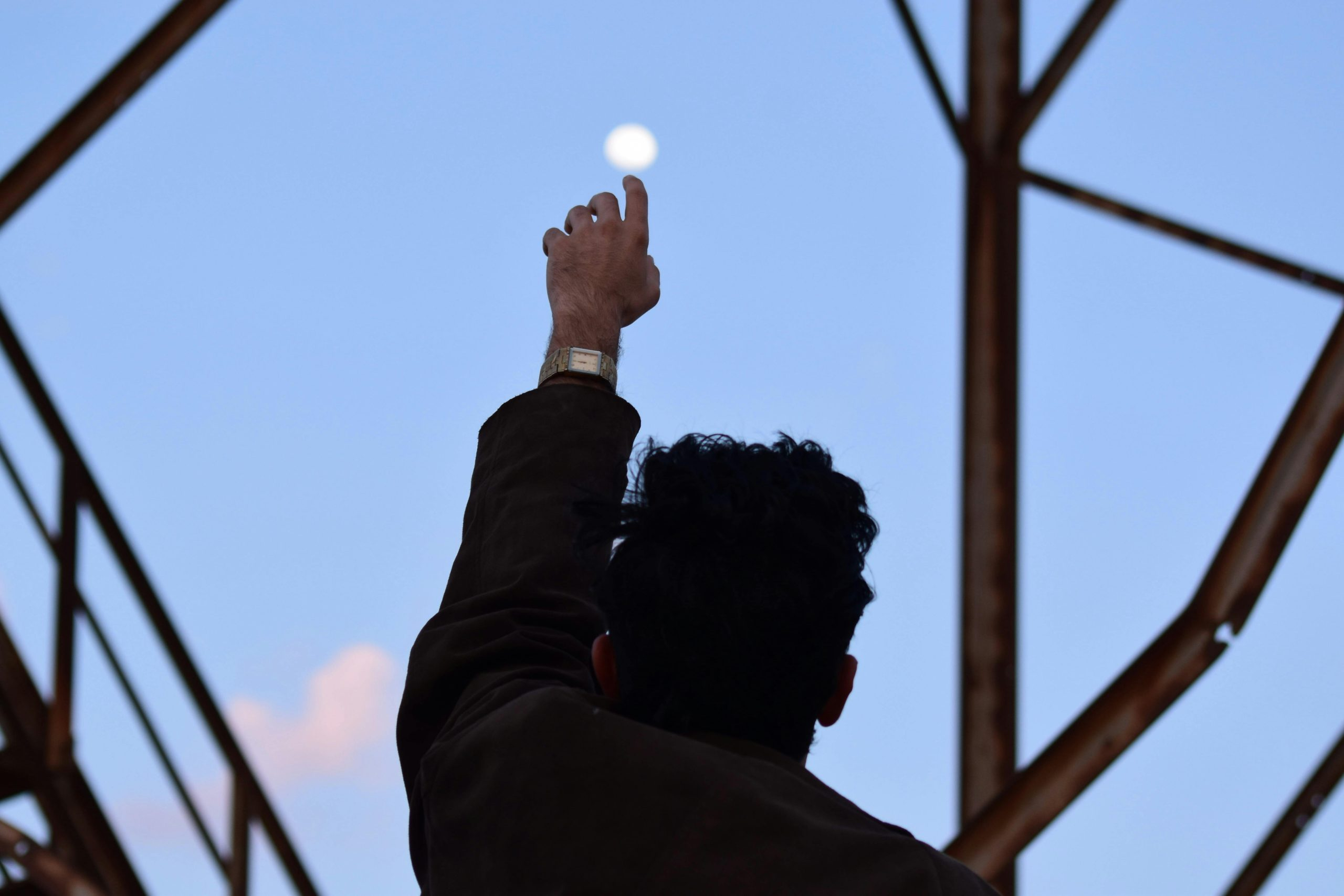 Reaching Refugee and Migrant Students Globally