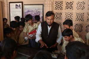 Reconstructing History Curriculum for Relevance