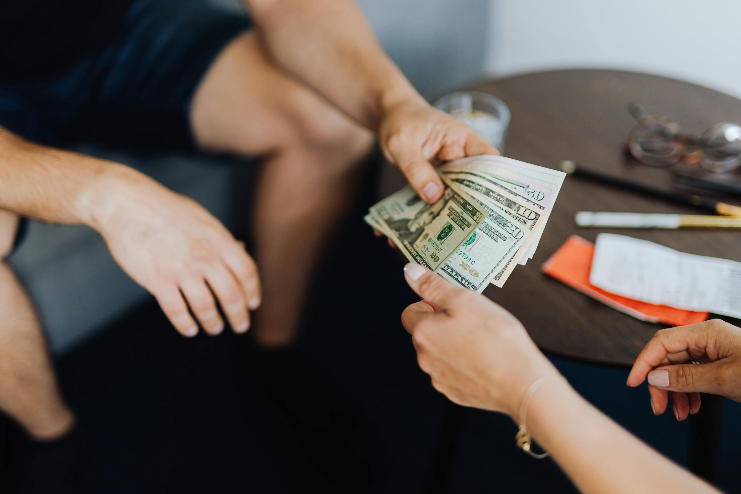 Choosing Between Mutual Funds and ETFs Wisely
