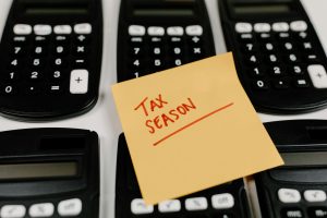 Automated Financial Advisors: Perks and Pitfalls Explained